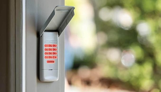 LiftMaster 877MAX Wireless Keyless Entry System - Image 3