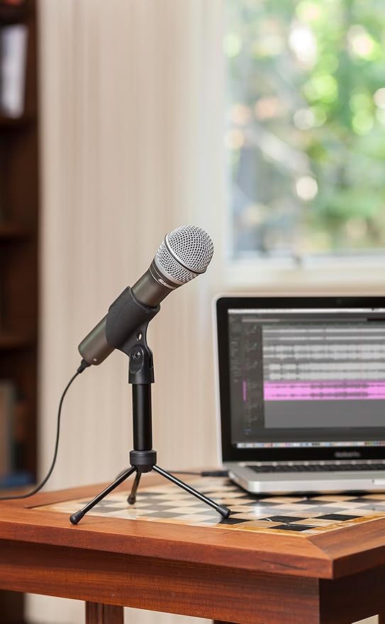 SAMSON Technologies Q2U USB/XLR Dynamic Microphone Recording and Podcasting Pack (Includes Mic Clip, Desktop Stand, Windscreen and Cables), Silver