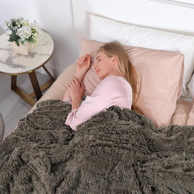 Tuddrom Decorative Extra Soft Faux Fur Throw Blanket 50"x60", Solid Reversible - Image 3