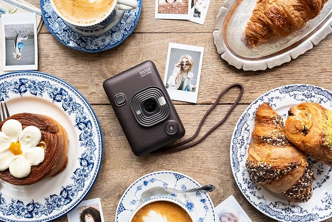 Fujifilm INSTAX Mini LIPLAY Hybrid Instant Camera - Image 7
